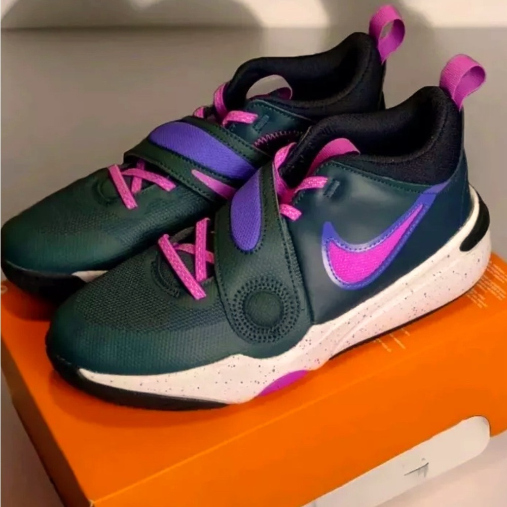 Nike Girls sneakers size 7Y New in Box. Black and fuchsia.  Back to school